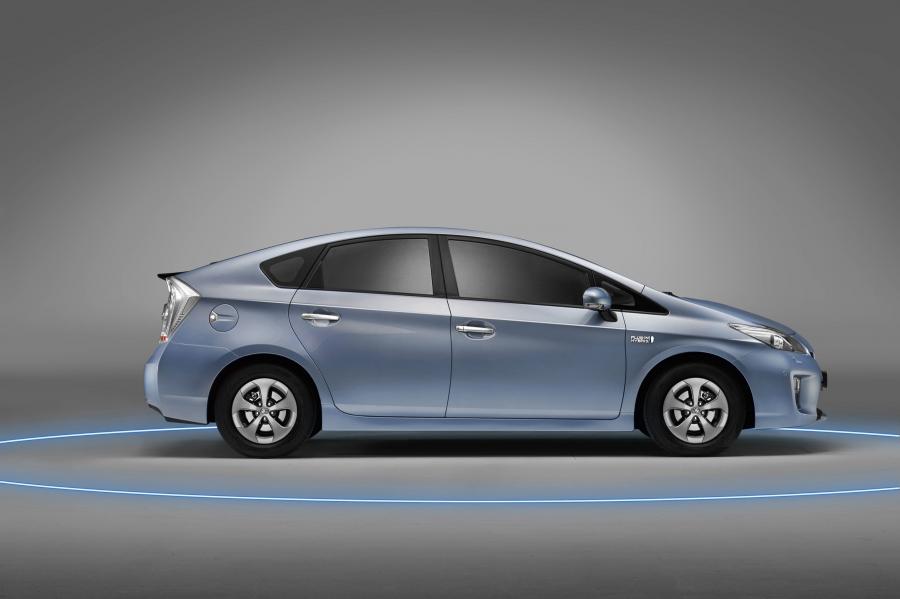  Toyota Prius 2012 года  (фото 7 из 40)
